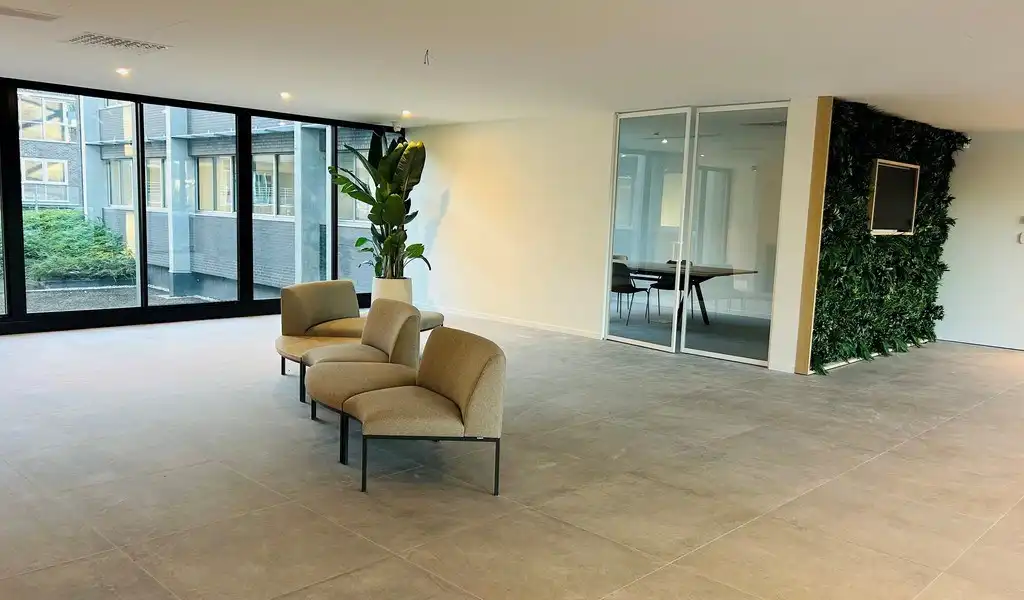 Gerenoveerde kantoren te huur in Axxes Business Park in Merelbeke foto 4