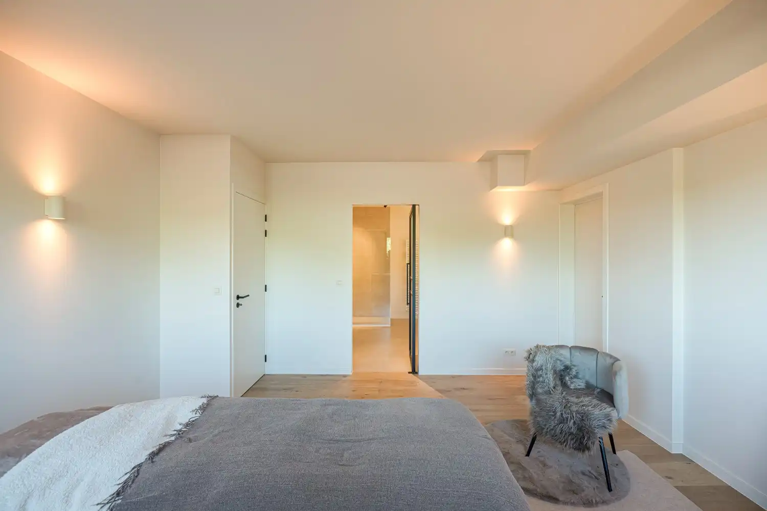 Compleet gerenoveerd appartement van 206 m² met 3 slaapkamers en 2 badkamers, gelegen aan de stadsrand van Hasselt foto 19