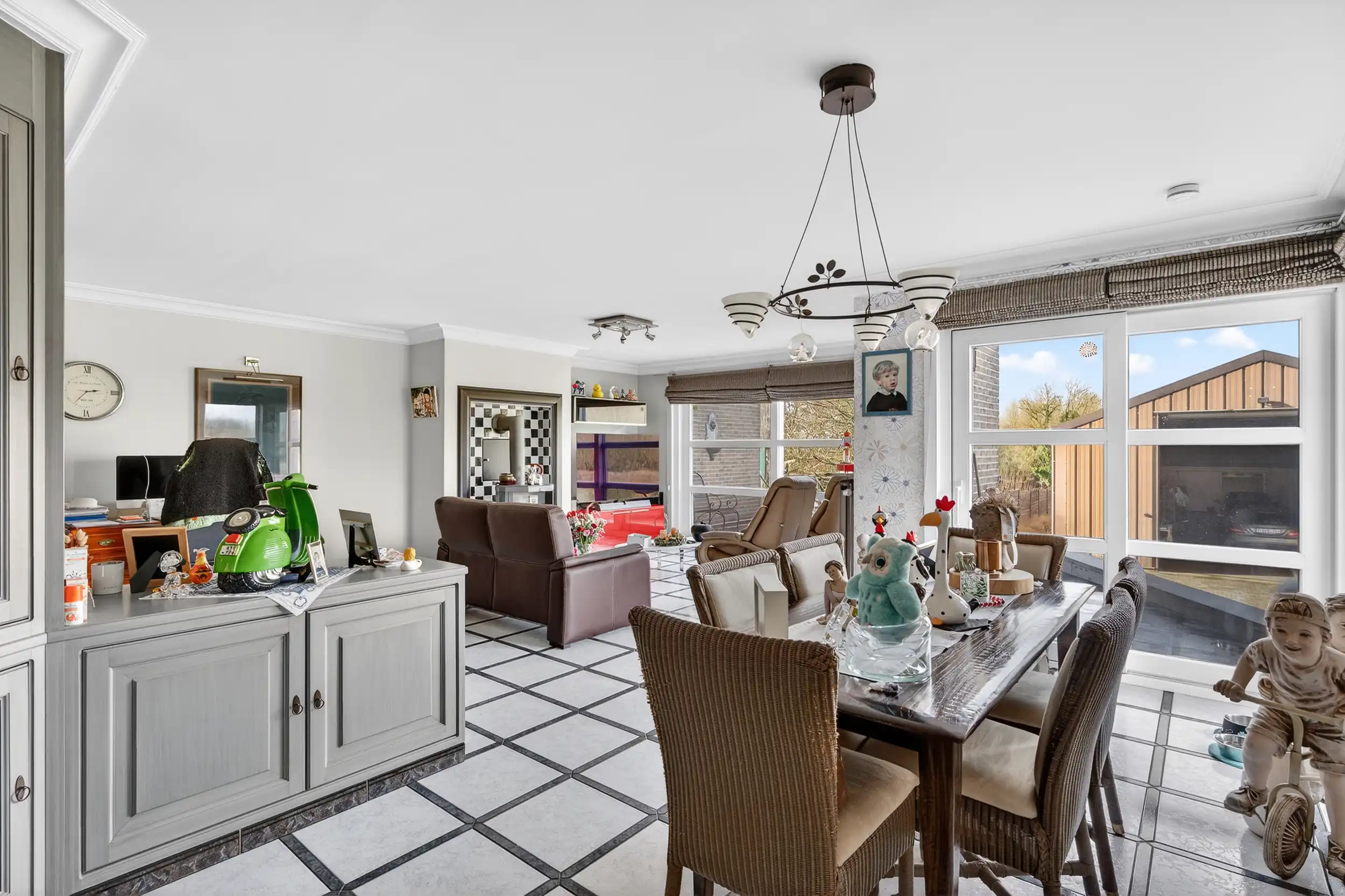 Handelshuis met loods op toplocatie foto 4