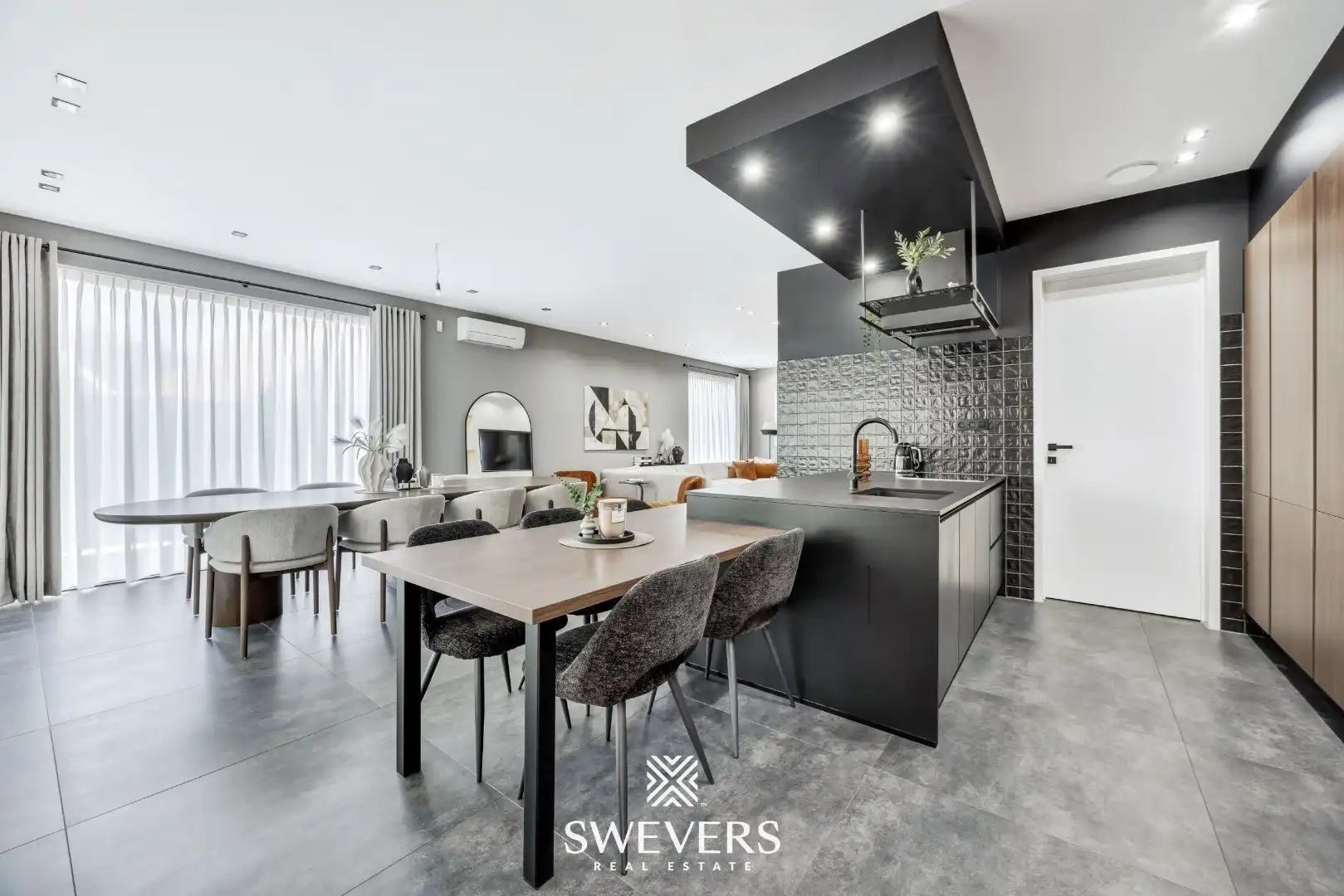 Stijlvol wonen op een ruim perceel met 4 slaapkamers en topafwerking foto 20