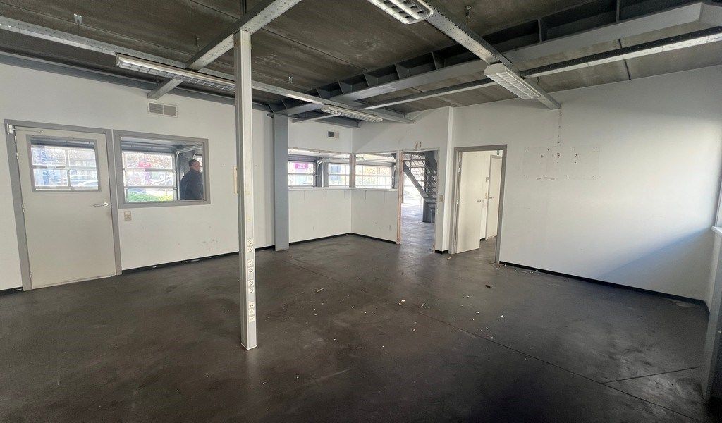 Commercieel gelegen magazijn met showroom te huur in Wetteren foto 10