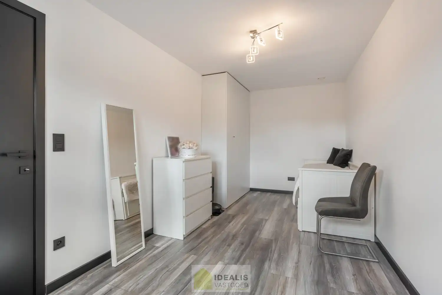 EEN BIJZONDER RIANTE WONING VAN MAAR LIEFST 302M² WOONOPPERVLAKTE OP EEN KNAP PERCEEL VAN 5A 90CA. foto 61