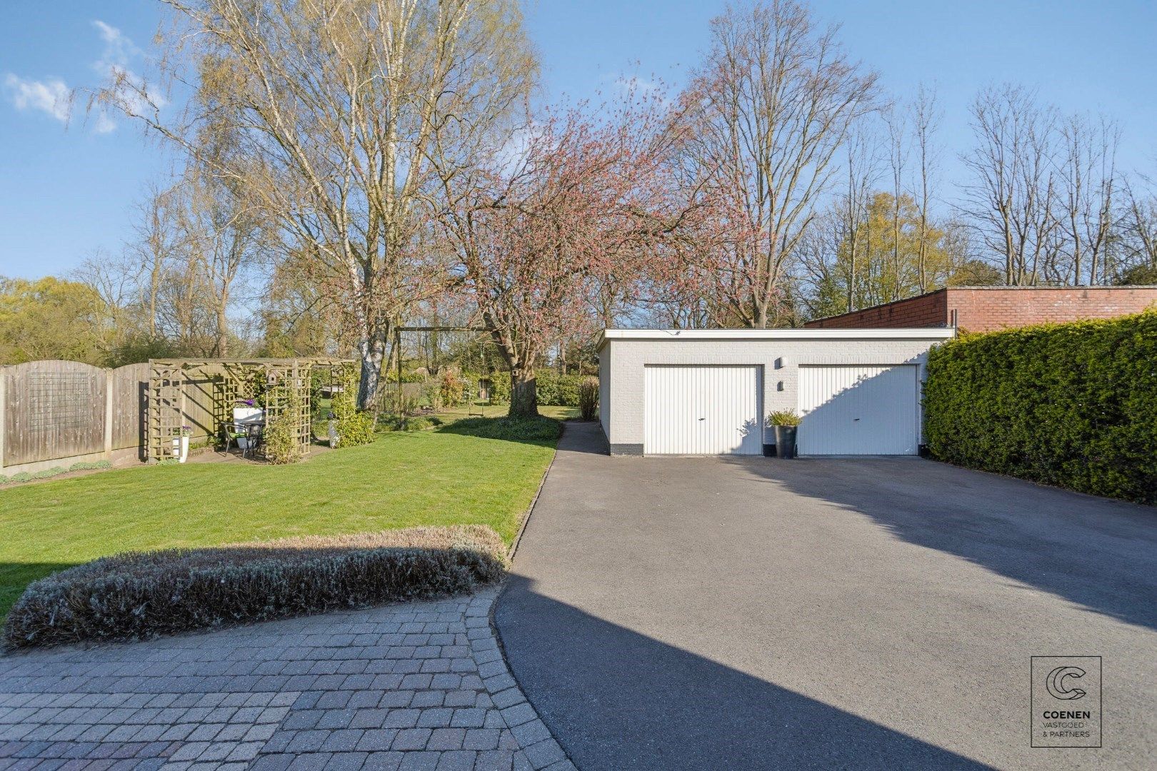 Instapklare villa met 4 slpk's en prachtige tuin op een perceel van 1125 m² te Lier. foto 20