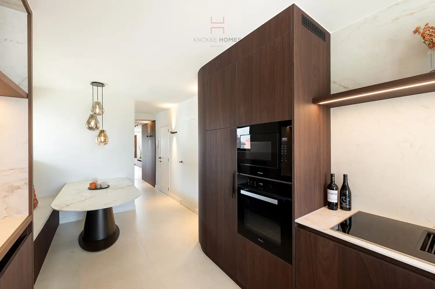 Prachtig gerenoveerd duplexappartement, gelegen op de hoek van een stijlvolle villaresidentie in de Jozef Nellenslaan. foto 16