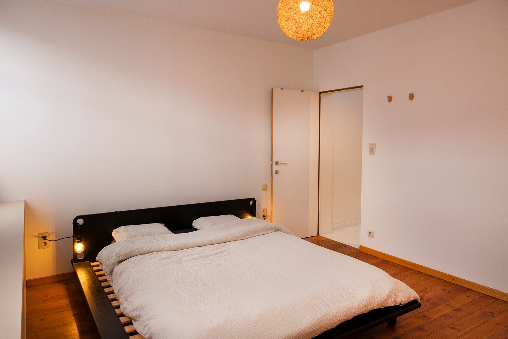 Karaktervolle woning met 4 slaapkamers en tuin. foto 8