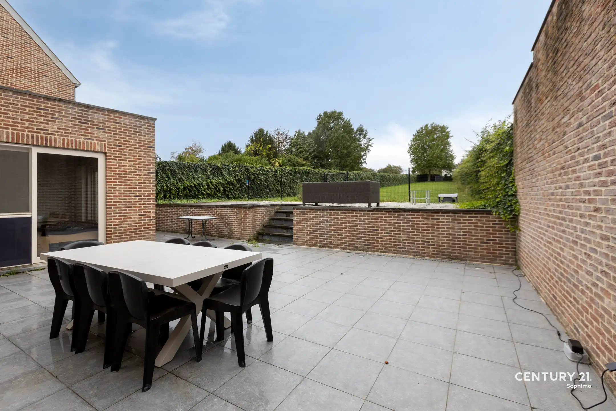 Instapklare woning met vier slaapkamers op perceel van 11a22 foto 27