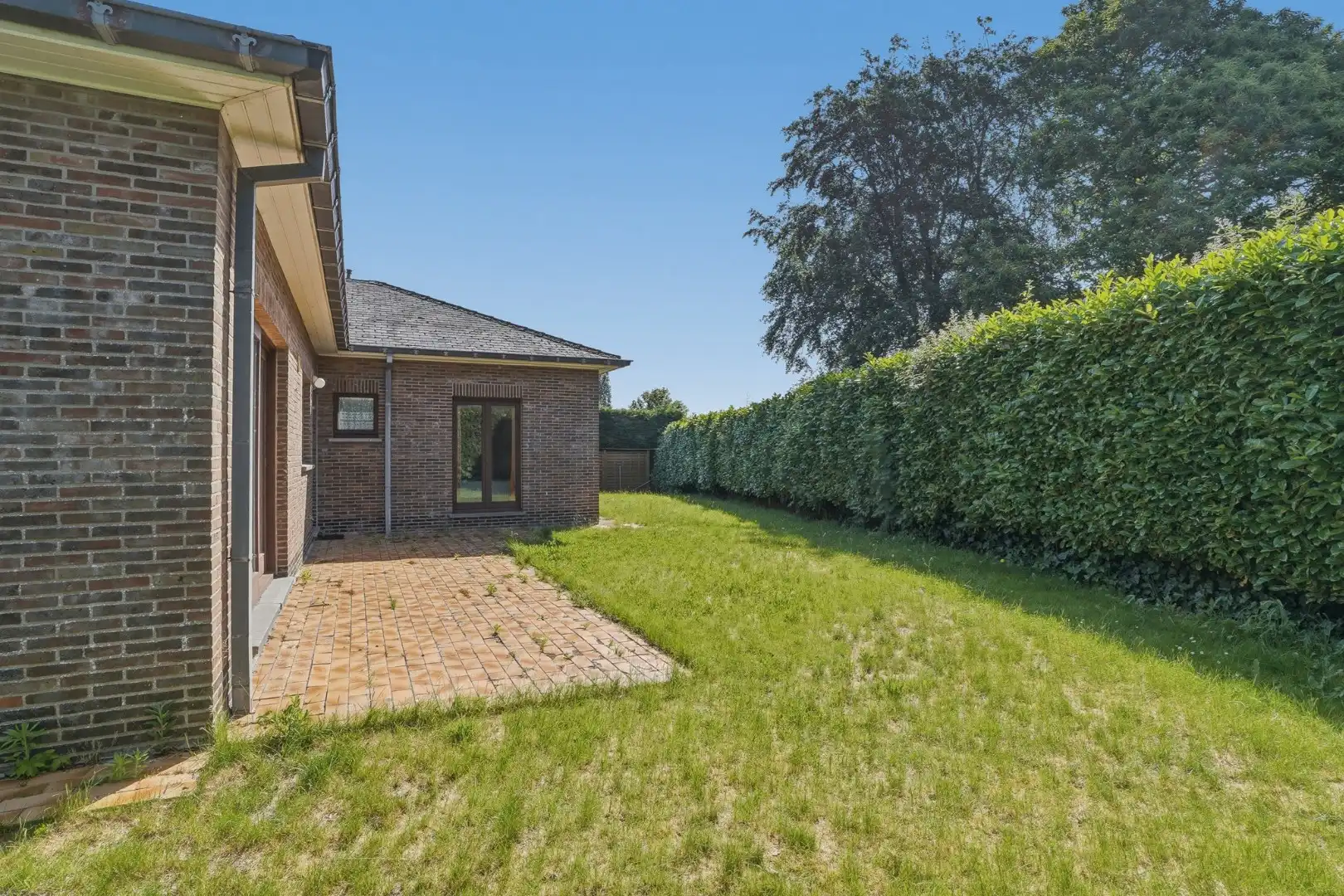 Vrijstaande bungalow met 3 slaapkamers, ruime garage en zonnige tuin foto 20