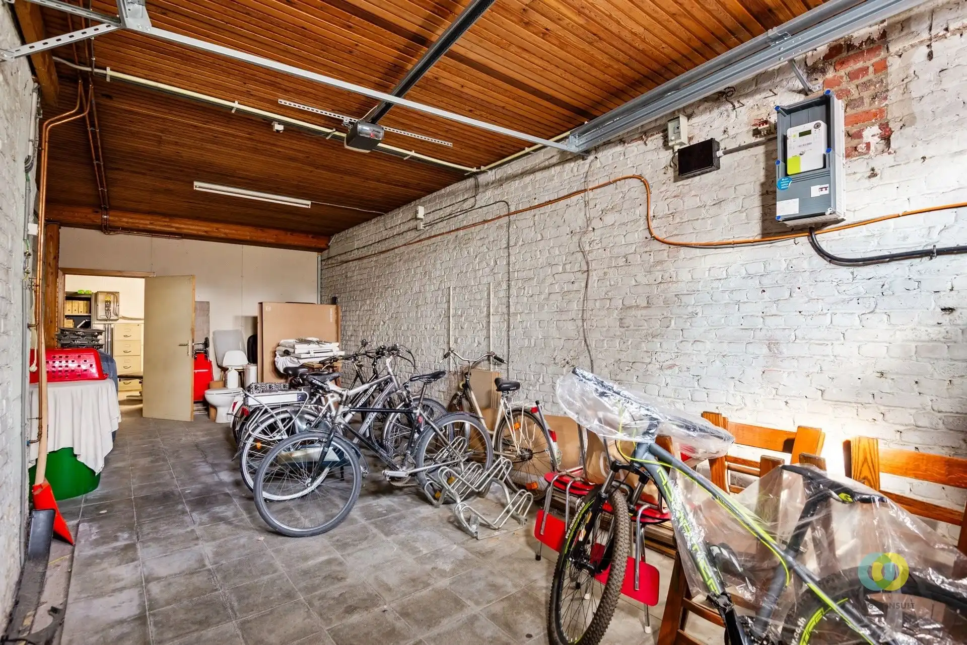 Bel-étage woning met grote garage foto 11