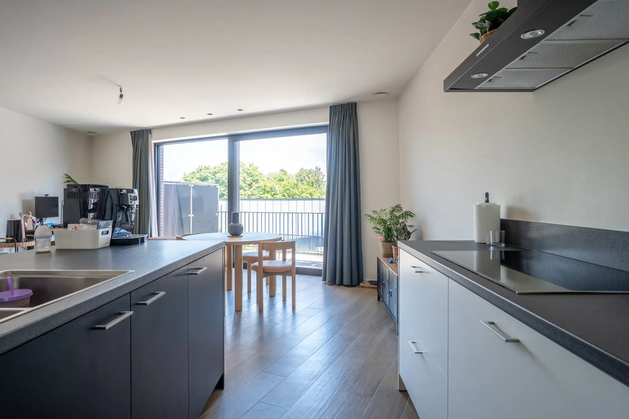 Knap en licht appartement op de 2e verd. met 2 terrassen foto 38