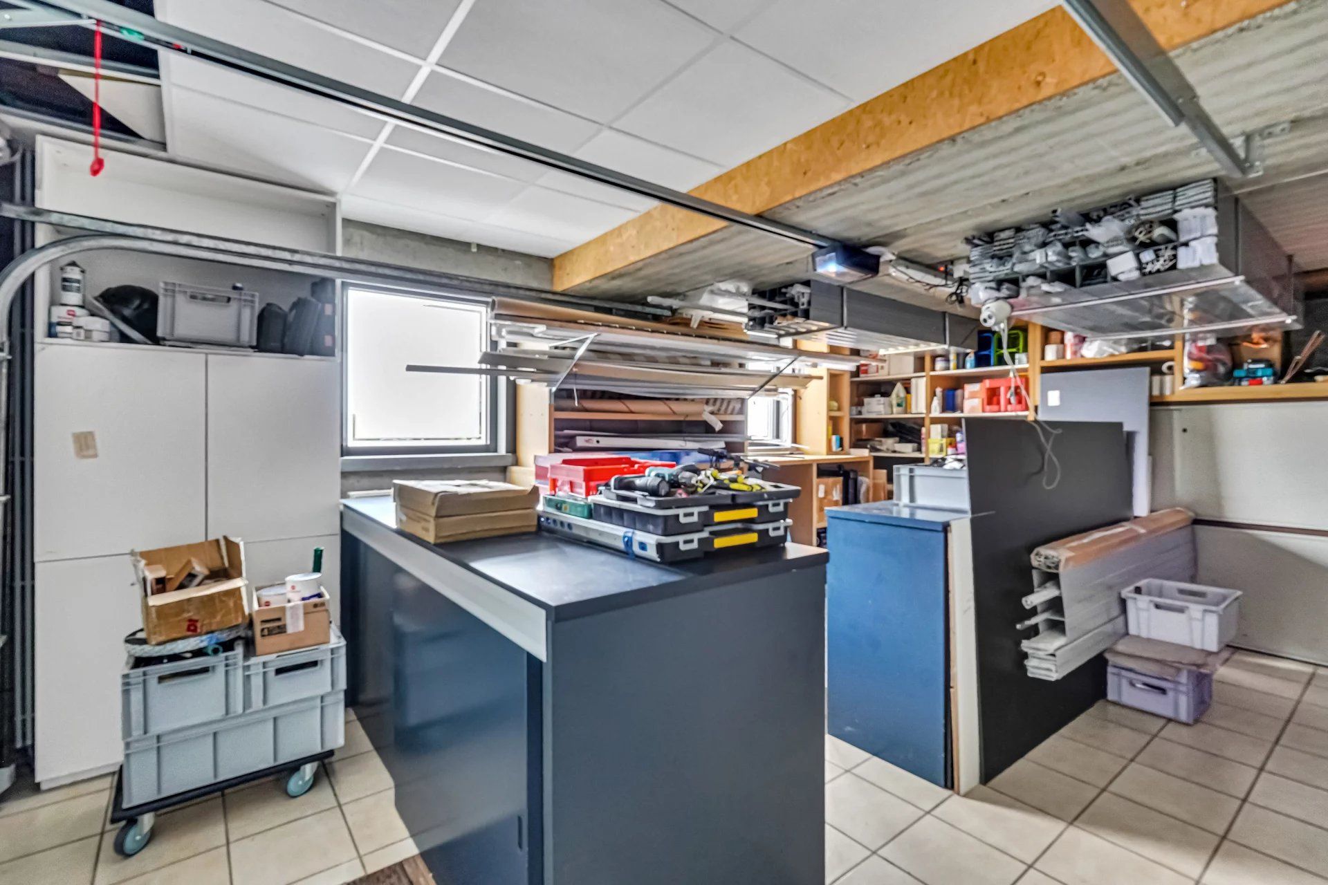 Ruime woning met zwembad op mooi groot perceel foto 13