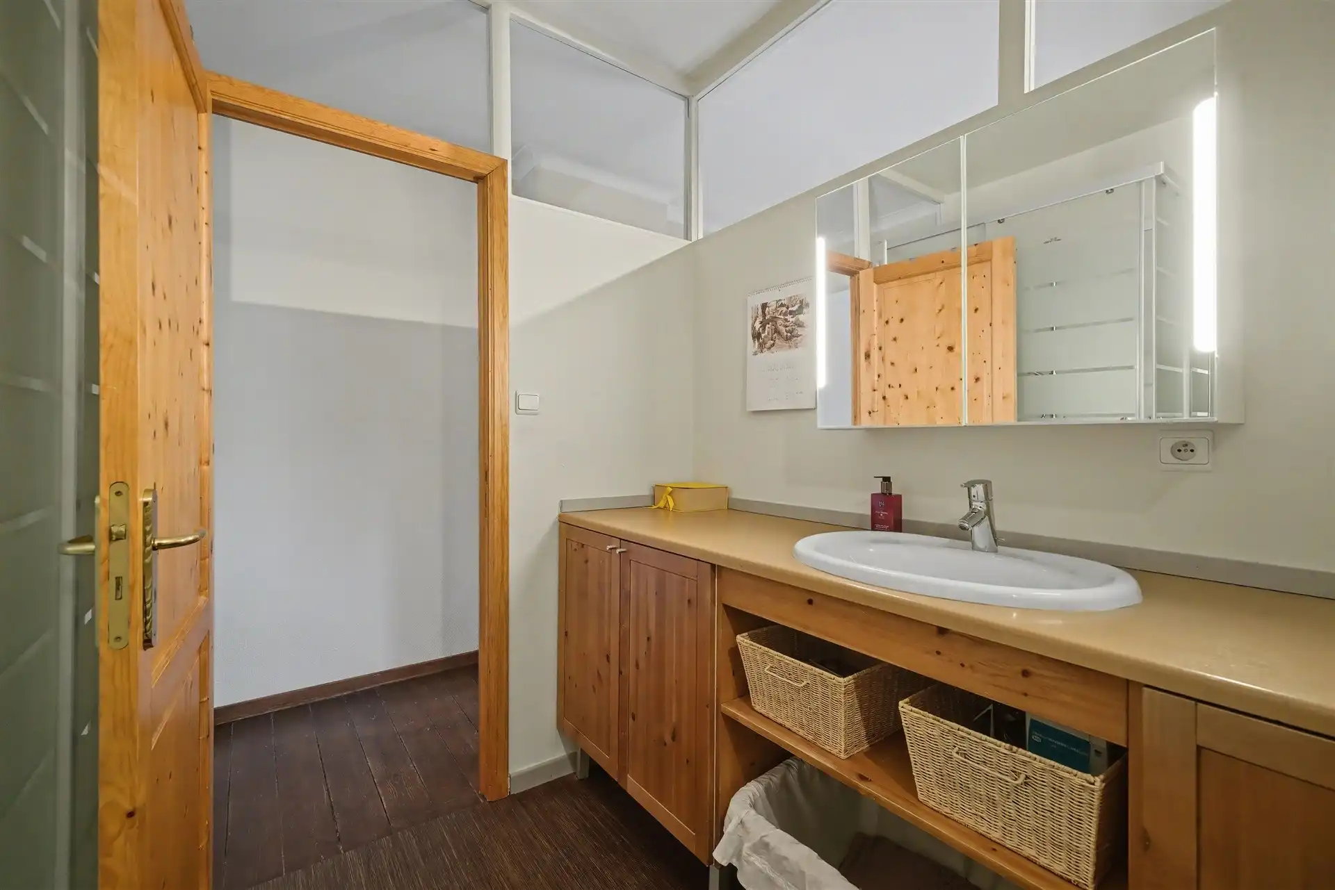 Charmante starterswoning met 3 slaapkamers en garage nabij het centrum van Sint-Gillis-Waas foto 16