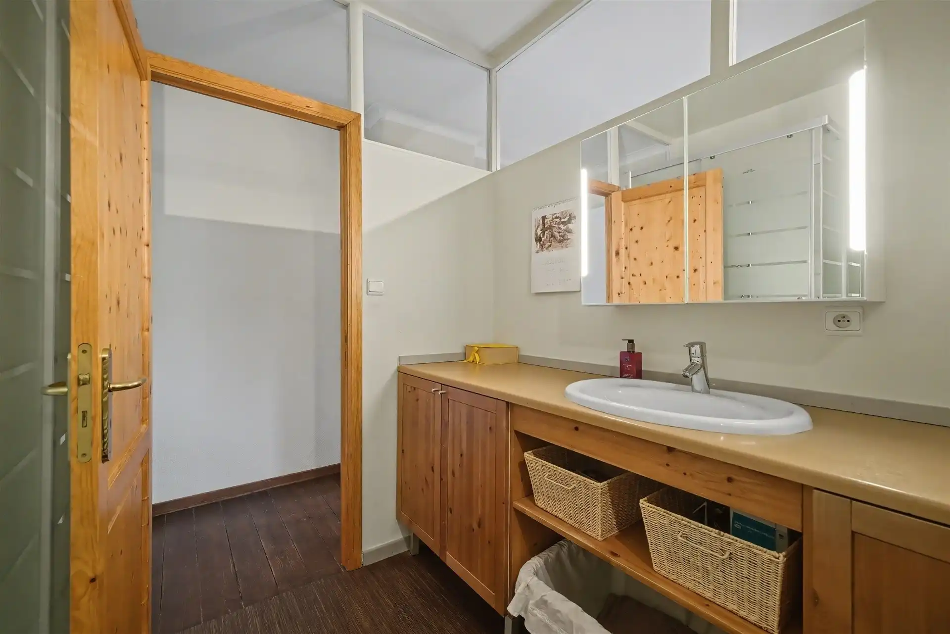 Charmante starterswoning met 3 slaapkamers en garage nabij het centrum van Sint-Gillis-Waas foto 16