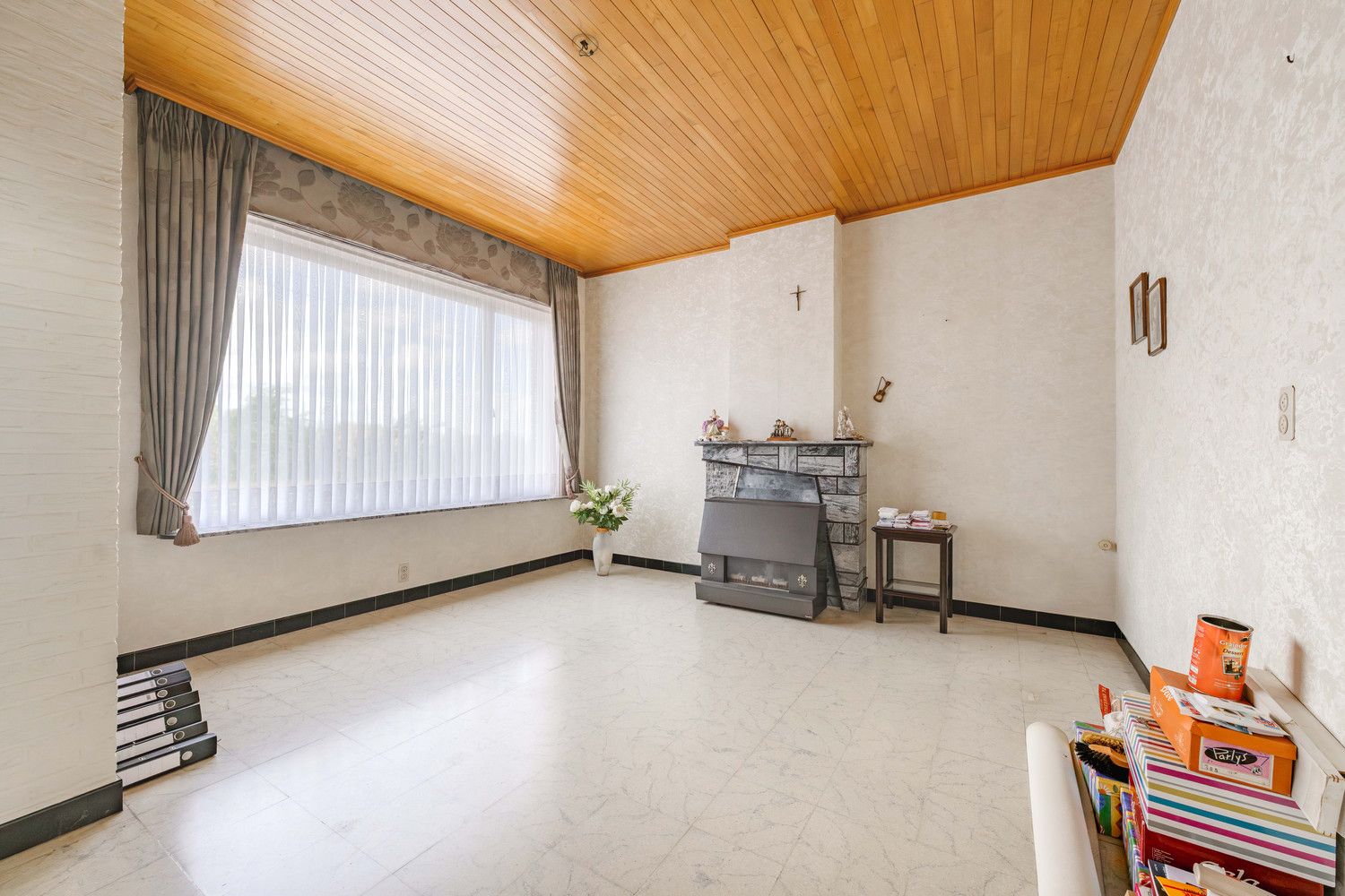 Totaal te renoveren woning te Ardooie. foto 7