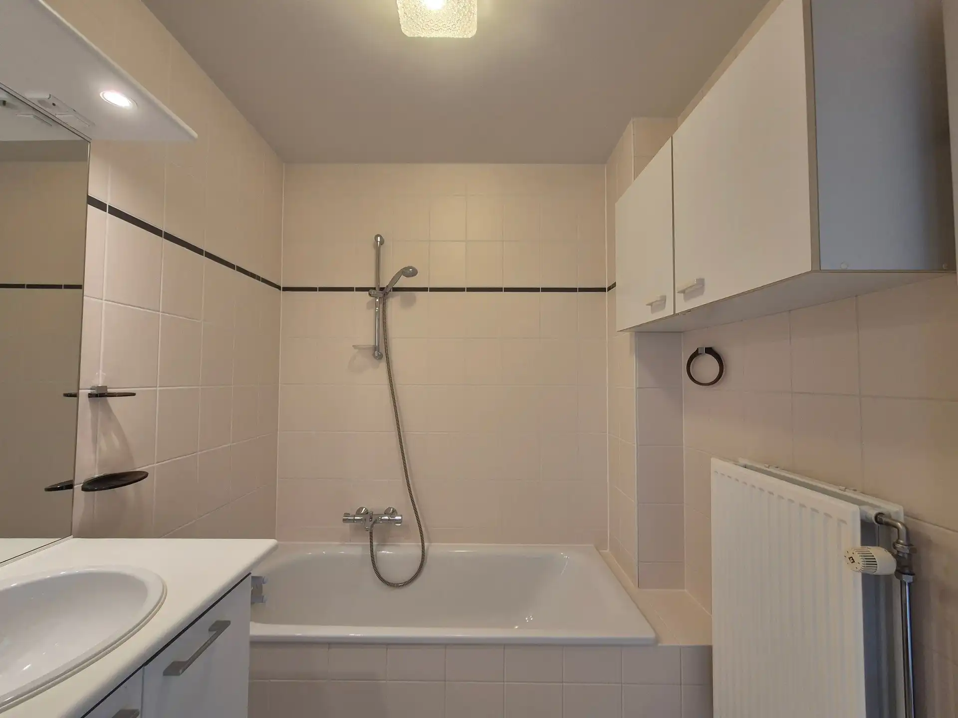Instapklaar appartement met 2 slaapkamers, terras en lift — centraal in Wetteren foto 12