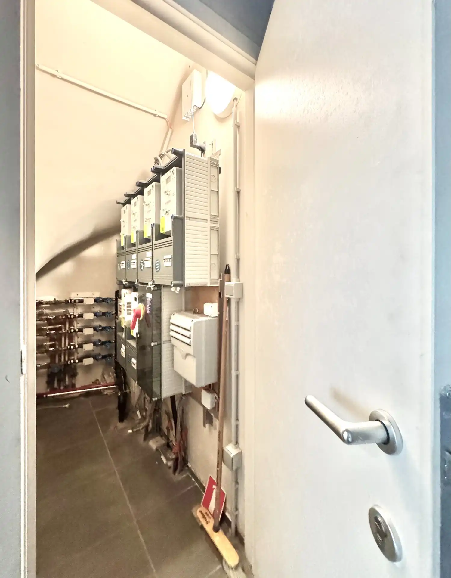 GELIJKVLOERS APPARTEMENT| 2 KAMERS | 1 PARKEERPLAATS | TERRAS foto 23