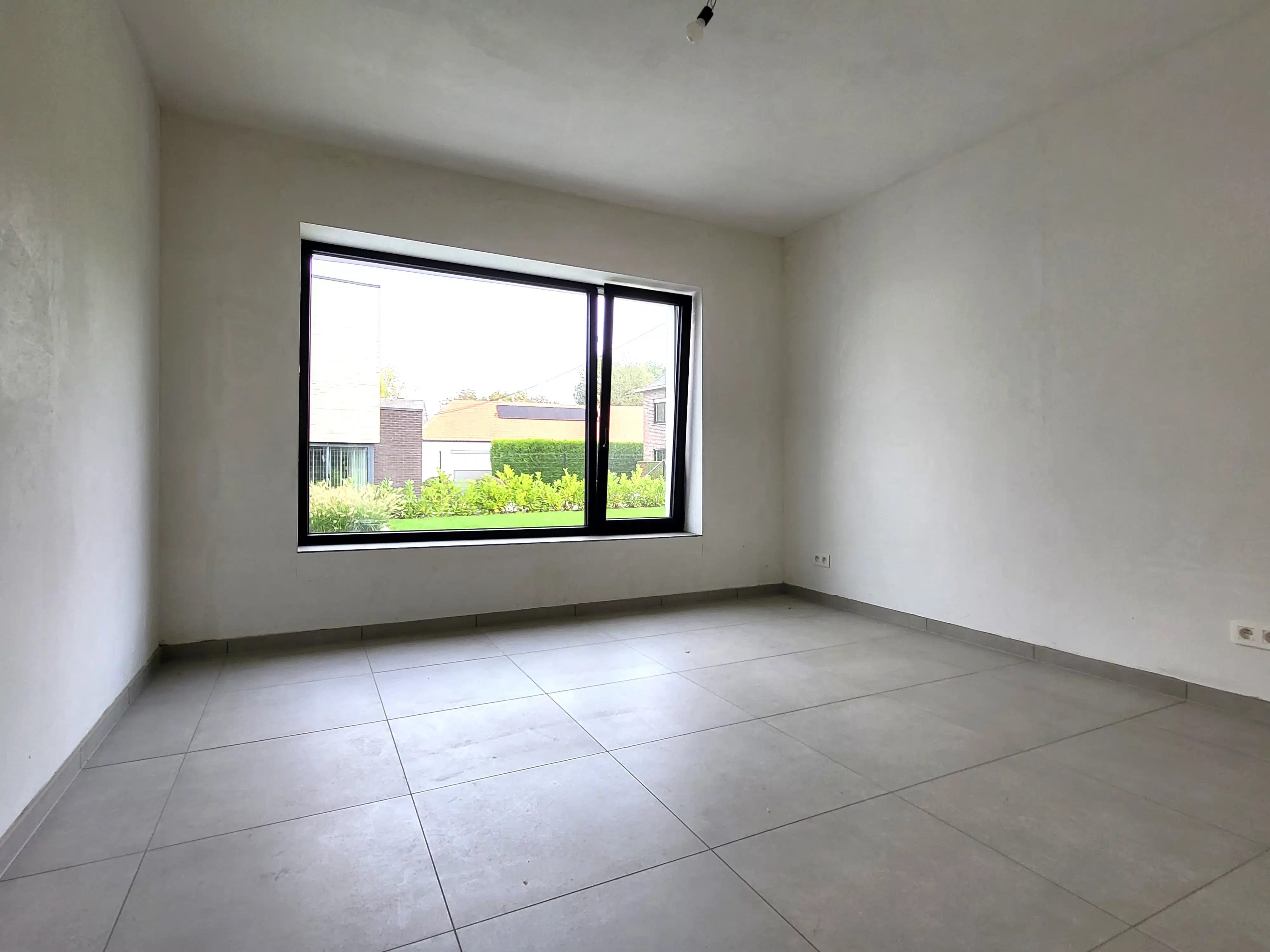 Volledig gerenoveerde, energiezuinige bungalow op 556m² met prachtig aangelegde tuin. Topper! foto 18