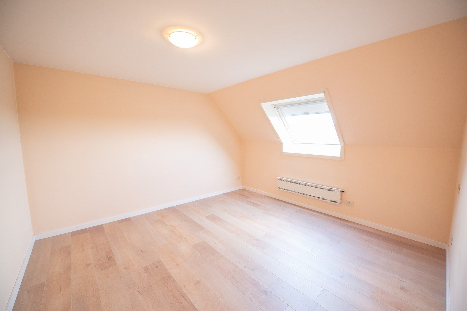 Ruim duplex appartement met terras en garage in centrum Zulte!  foto 10