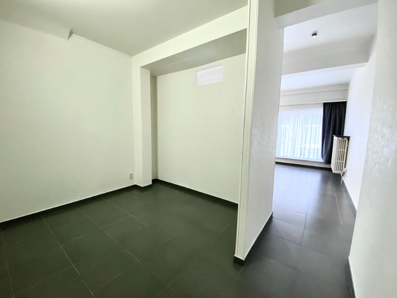 Ruime studio in centrum Ieper foto 4