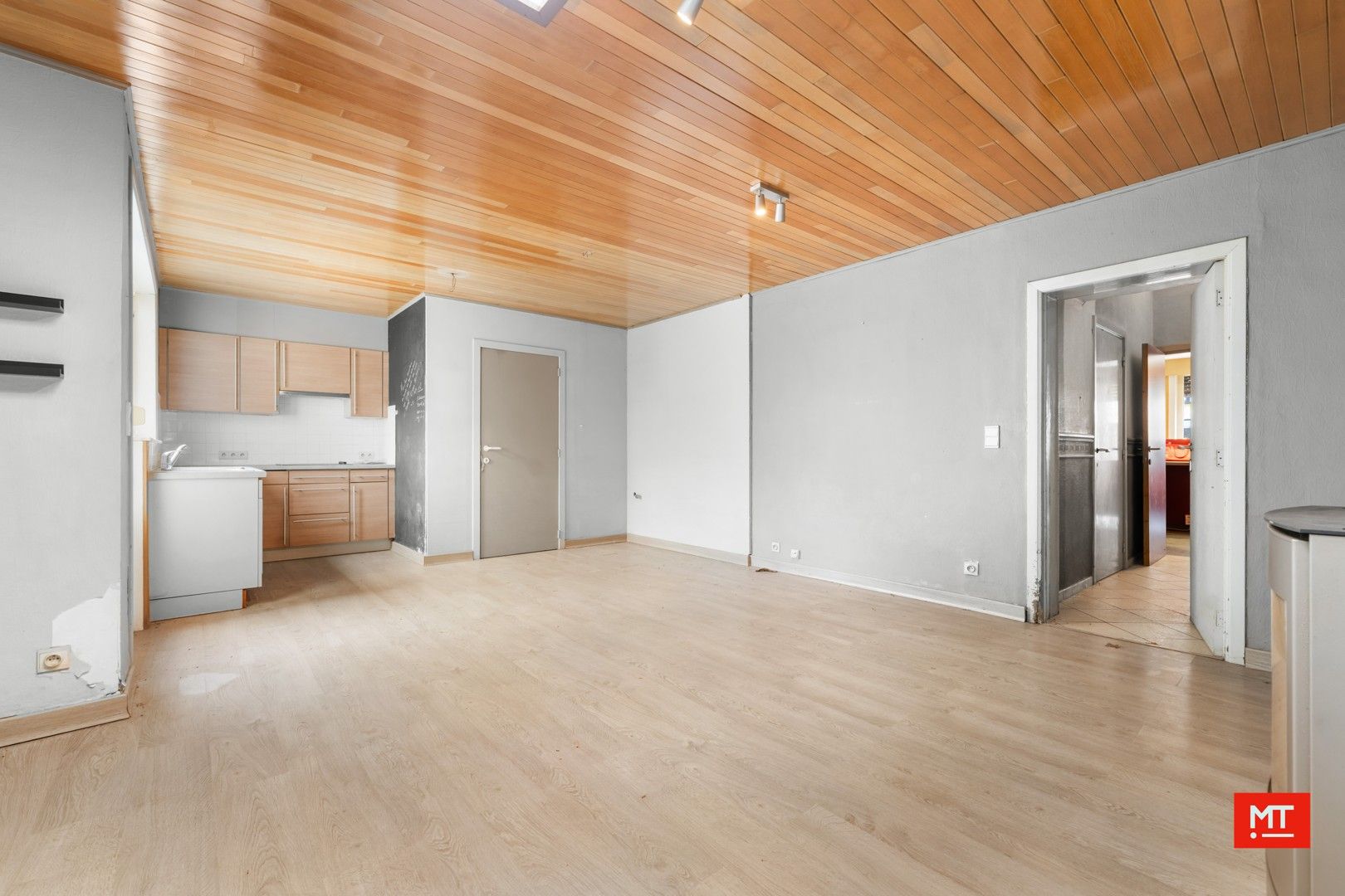 Hoofdfoto van de publicatie: Handelspand met woonst in het centrum van Wervik