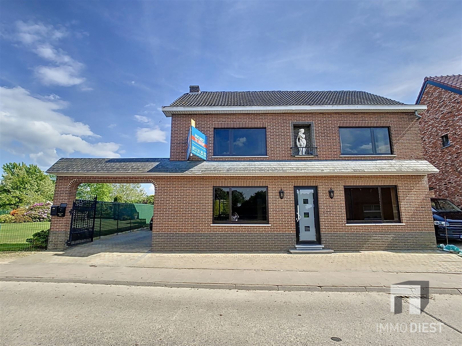 Handelszaak + woning + appartement! foto 2