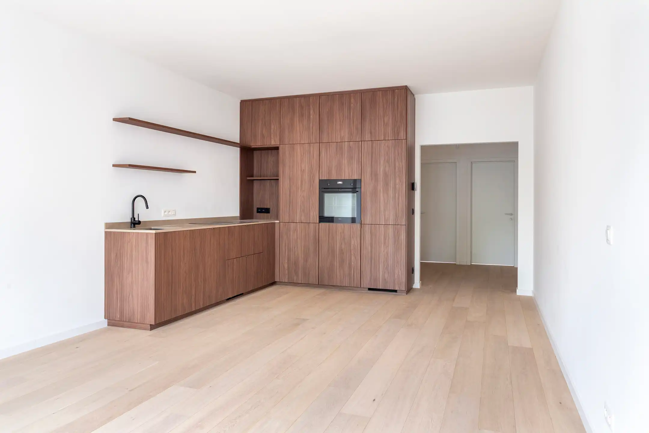 Prachtig gerenoveerd 2 slpk app met aangename tuin foto 5