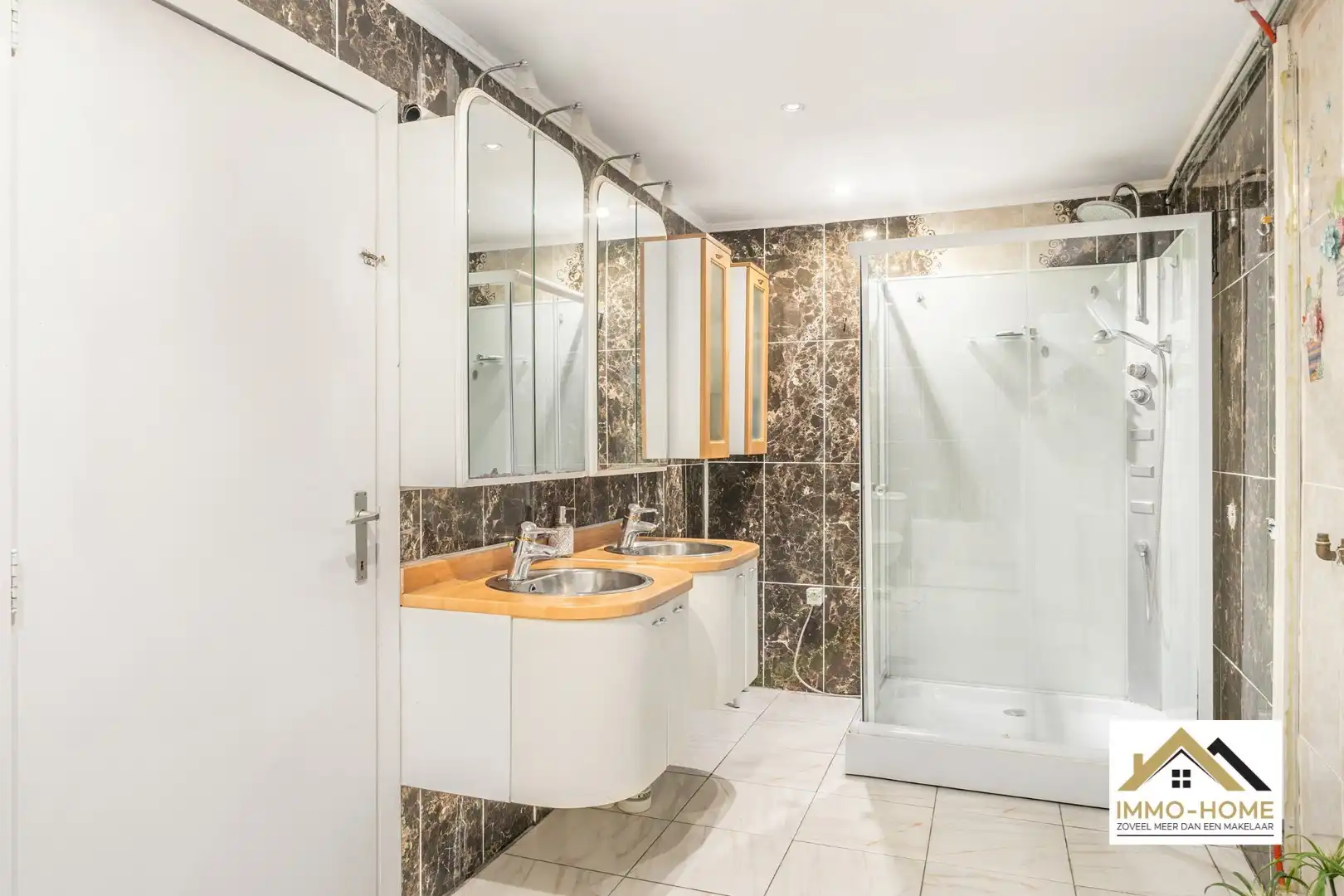 Handelshuis met veel potentieel op wandelafstand centrum Wachtebeke foto 8