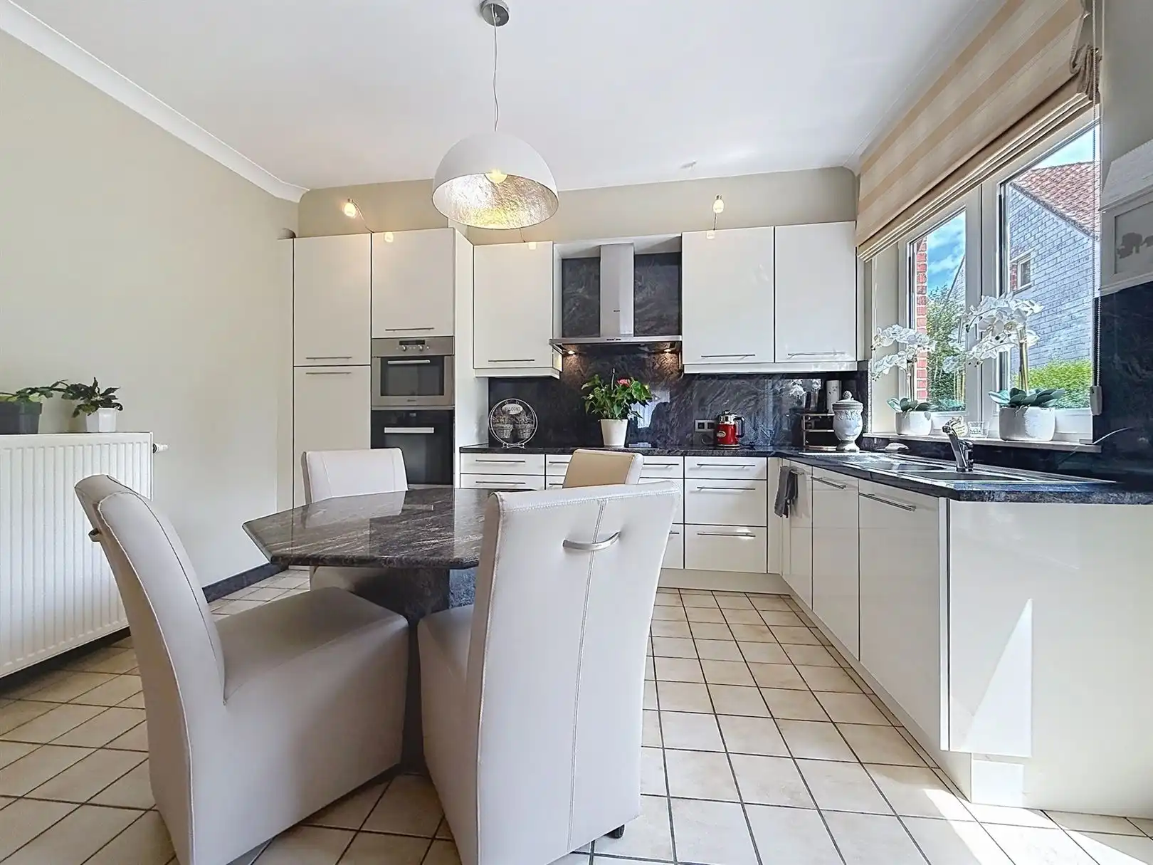 Ruime woning met extra woon- of werkpotentieel  foto 14