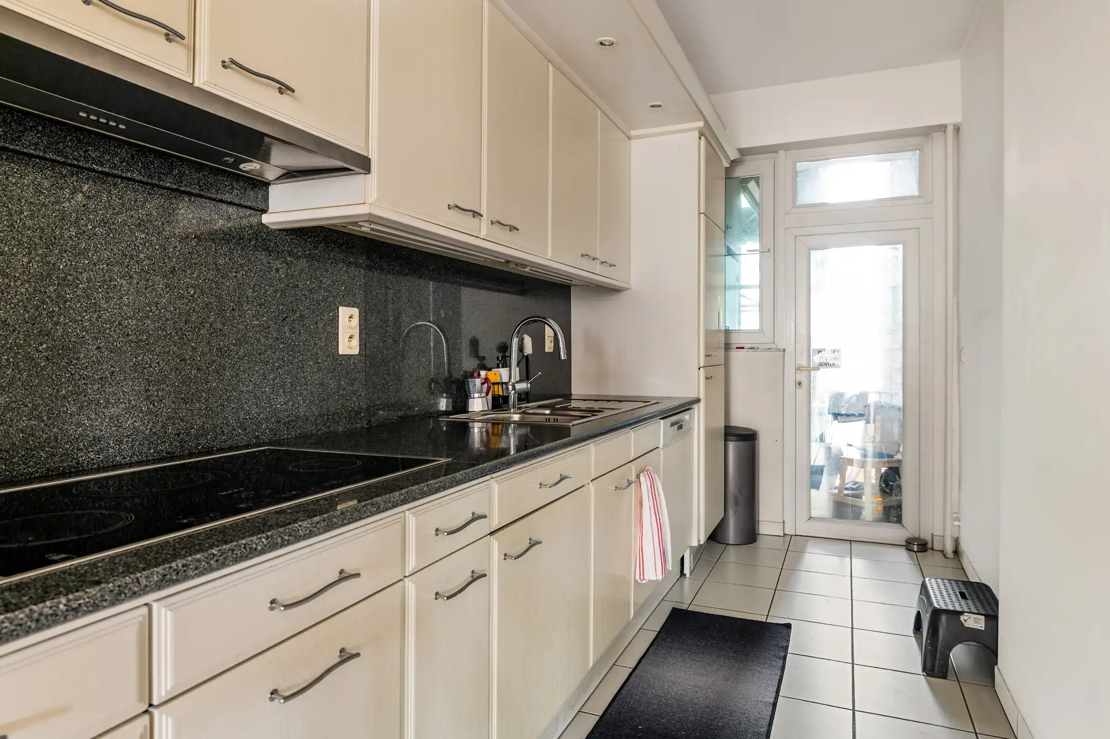 Lichtrijk 3-slaapkamerappartement aan de Frankrijklei foto 8