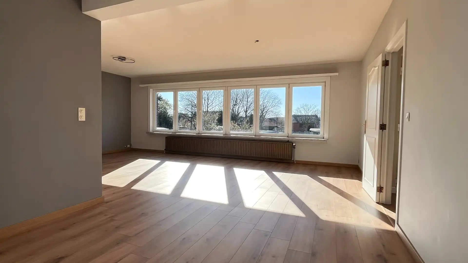 Appartement met drie slaapkamers, terras, kelderberging en garage. foto 5