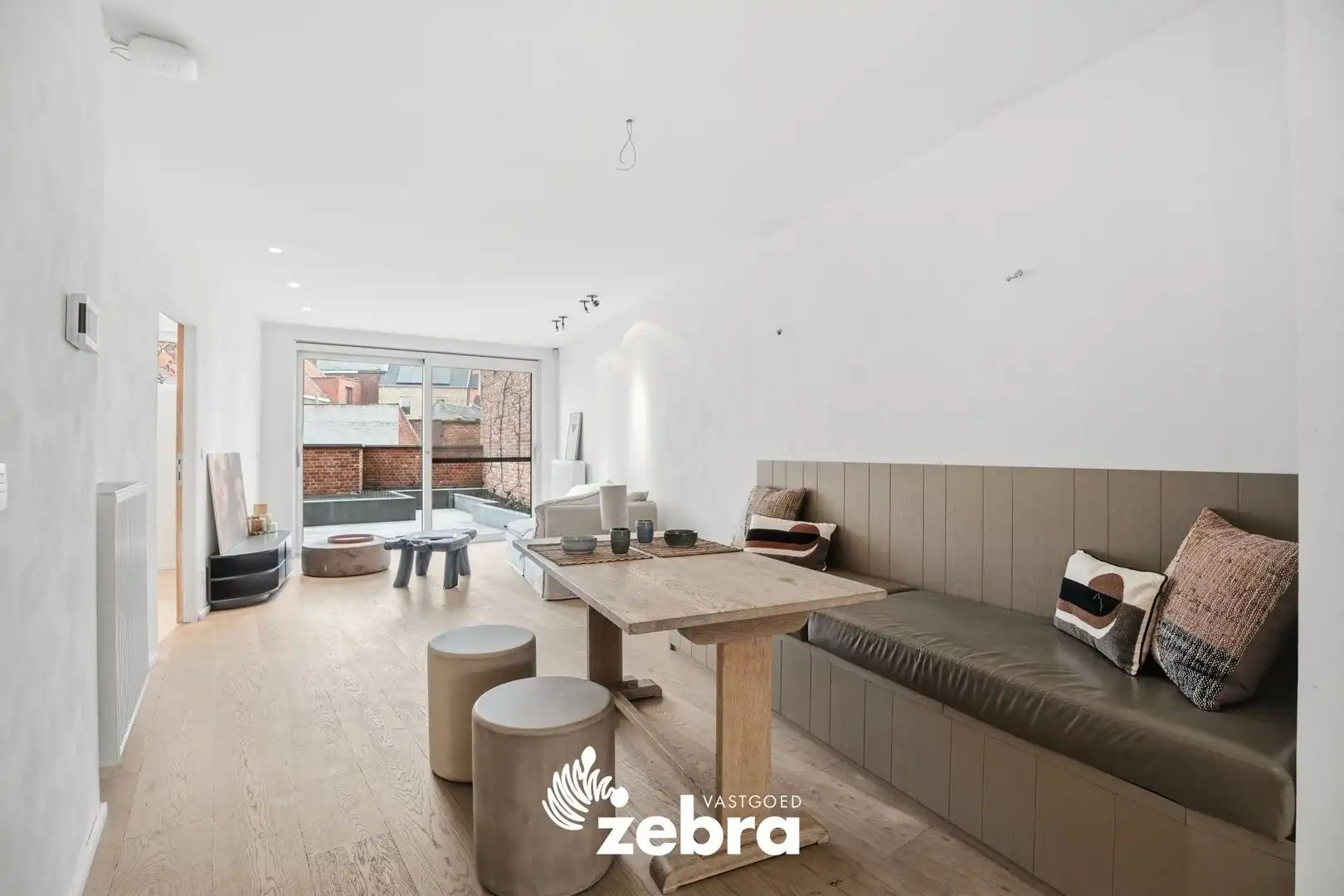 Eigentijdse stadswoning met lift, terras en topafwerking in het centrum van Roeselare! foto 4