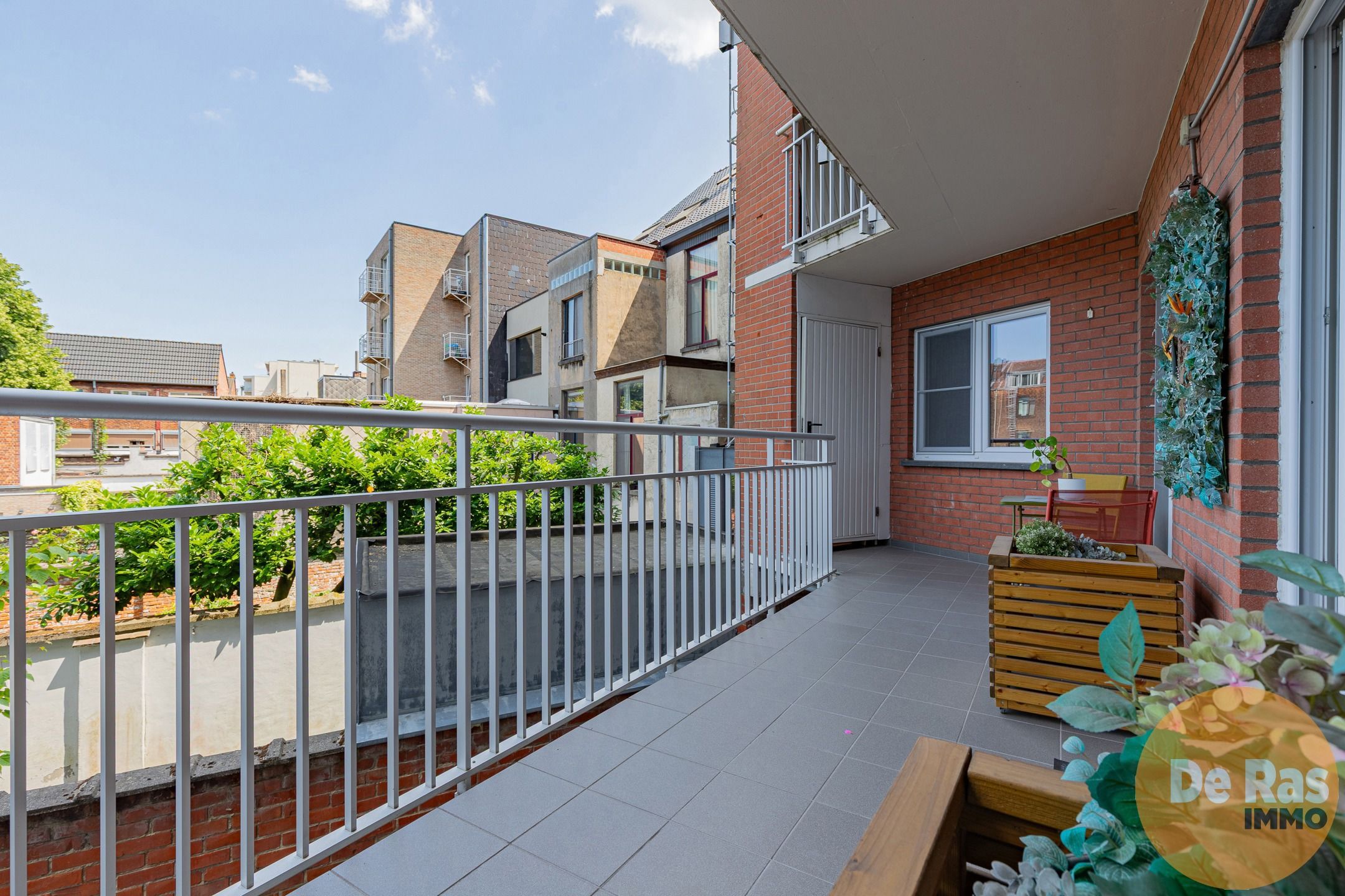 GENT - Instapklaar 4 slaapkamer appartement op 1ste verdiep foto 23