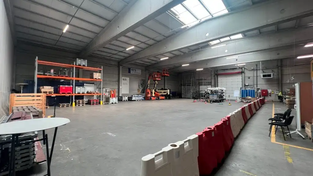 Loods met kantoren te huur in haven van Gent foto 5