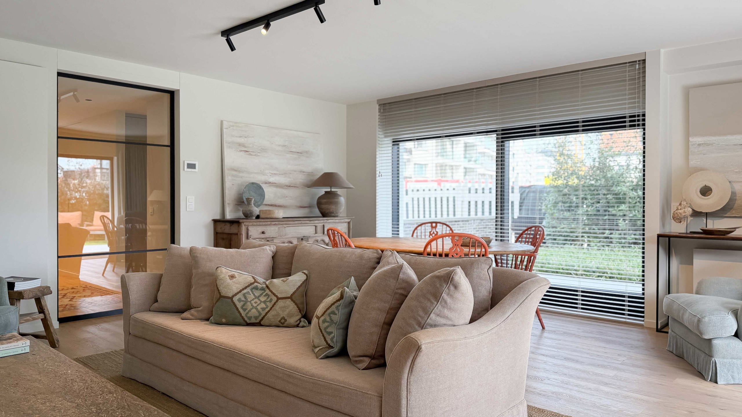 Uniek HOEKAPPARTEMENT met zonnige tuin in villaresidentie! foto 6