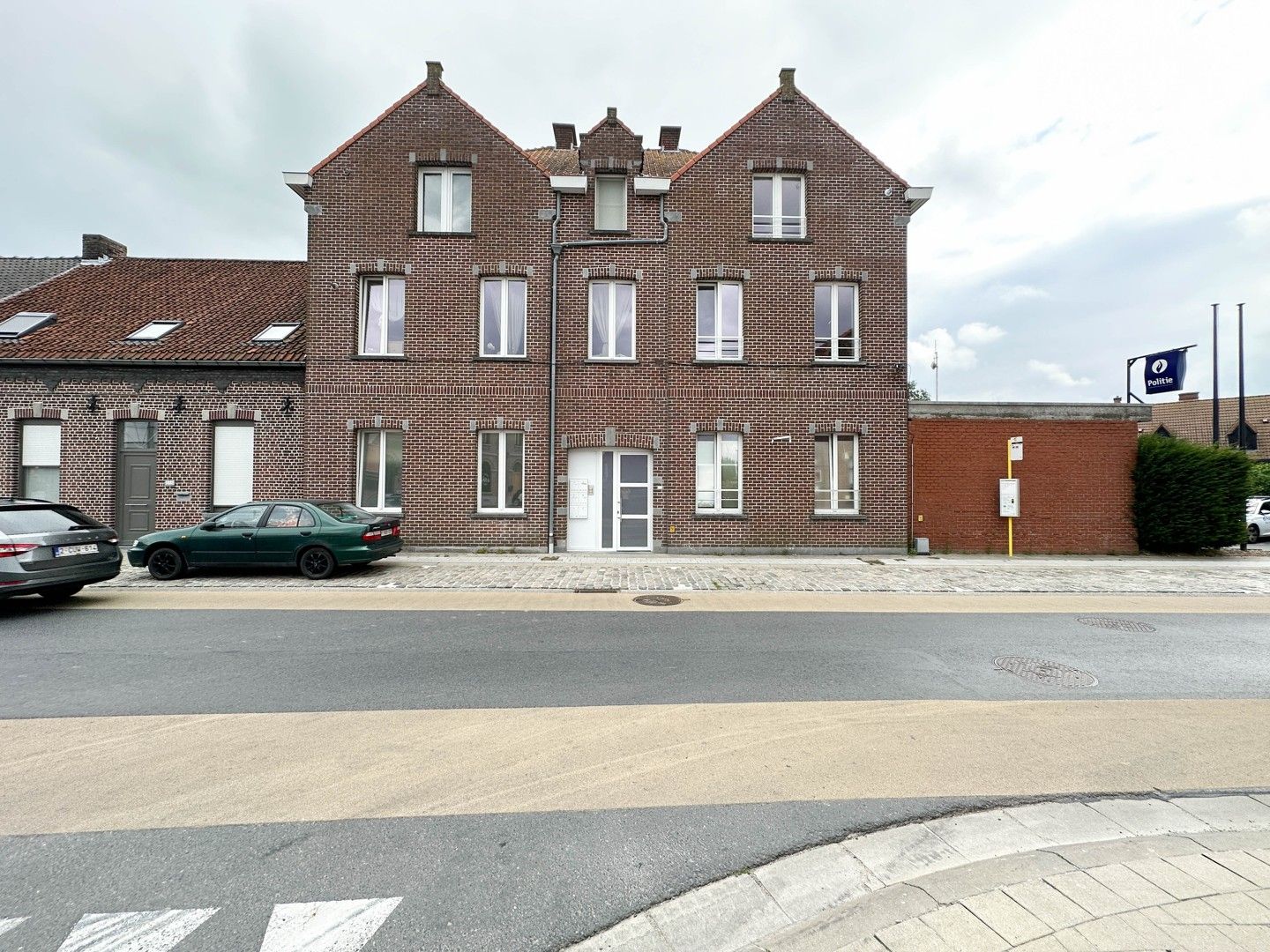 Instapklaar duplex-appartement met twee slaapkamers te Ardooie! foto 9