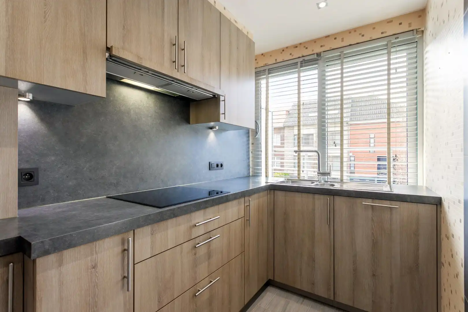 Gerenoveerd appartement met 2 slaapkamers, 2 terrassen en 2 garageboxen  foto 5