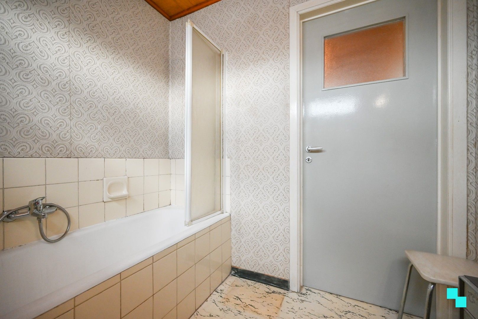 Halfopen bebouwing in rustige woonwijk te Ledegem foto 26