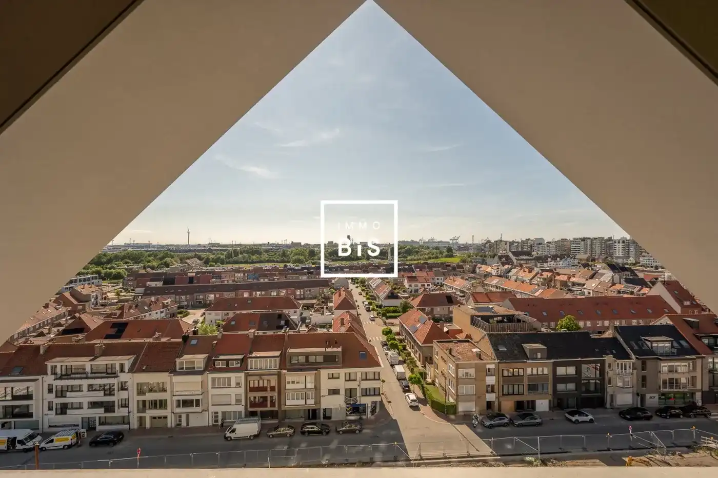 Luxueus afgewerkt appartement 141 m² met ruim terras, aangelegde tuin en adembenemende zichten.  foto 7
