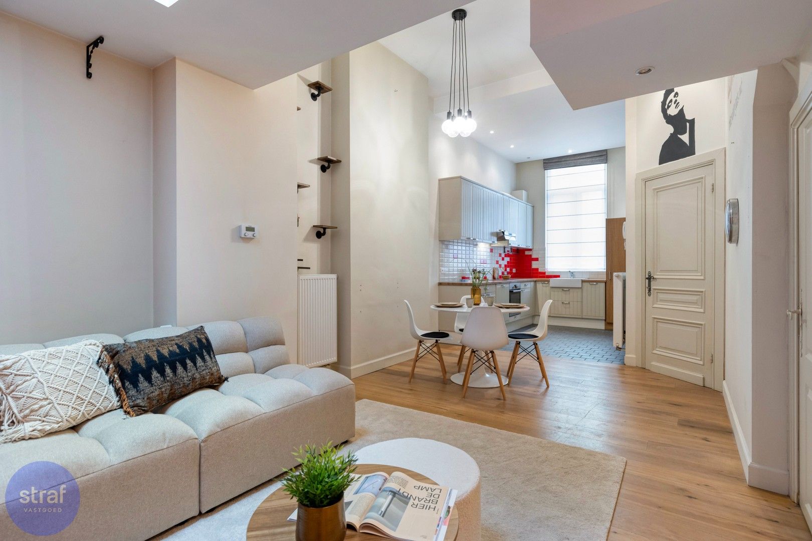 Charmante duplex met zuidgericht terras en extra studio foto {{pictureIndex}}