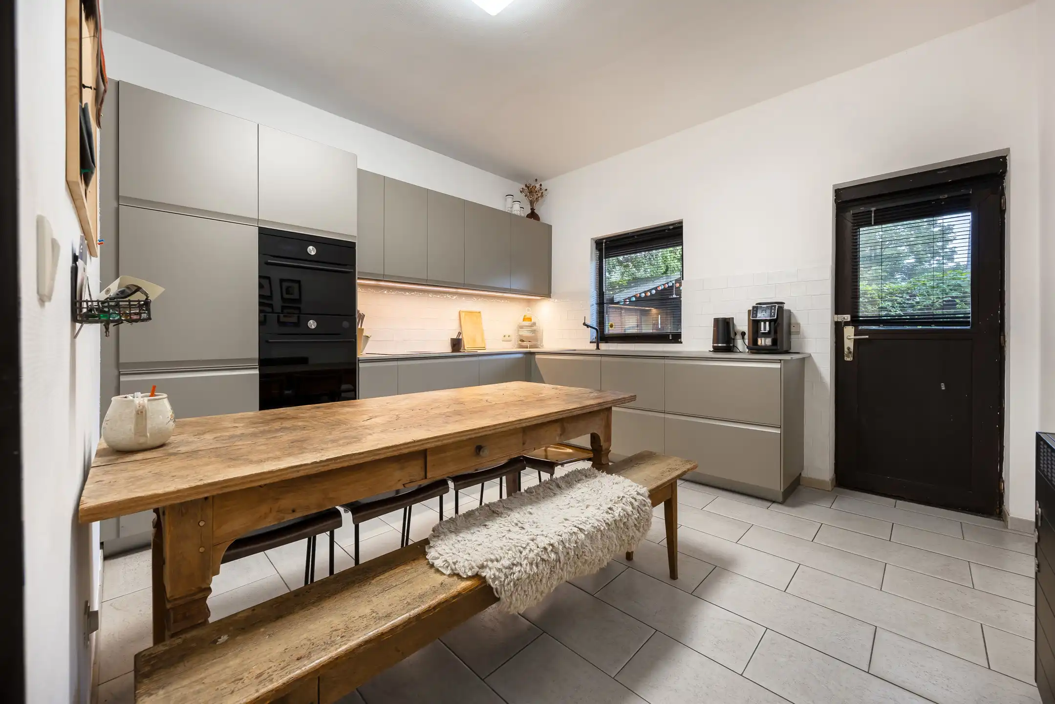 Sfeervolle hoevewoning in groene omgeving te Zoersel foto 11