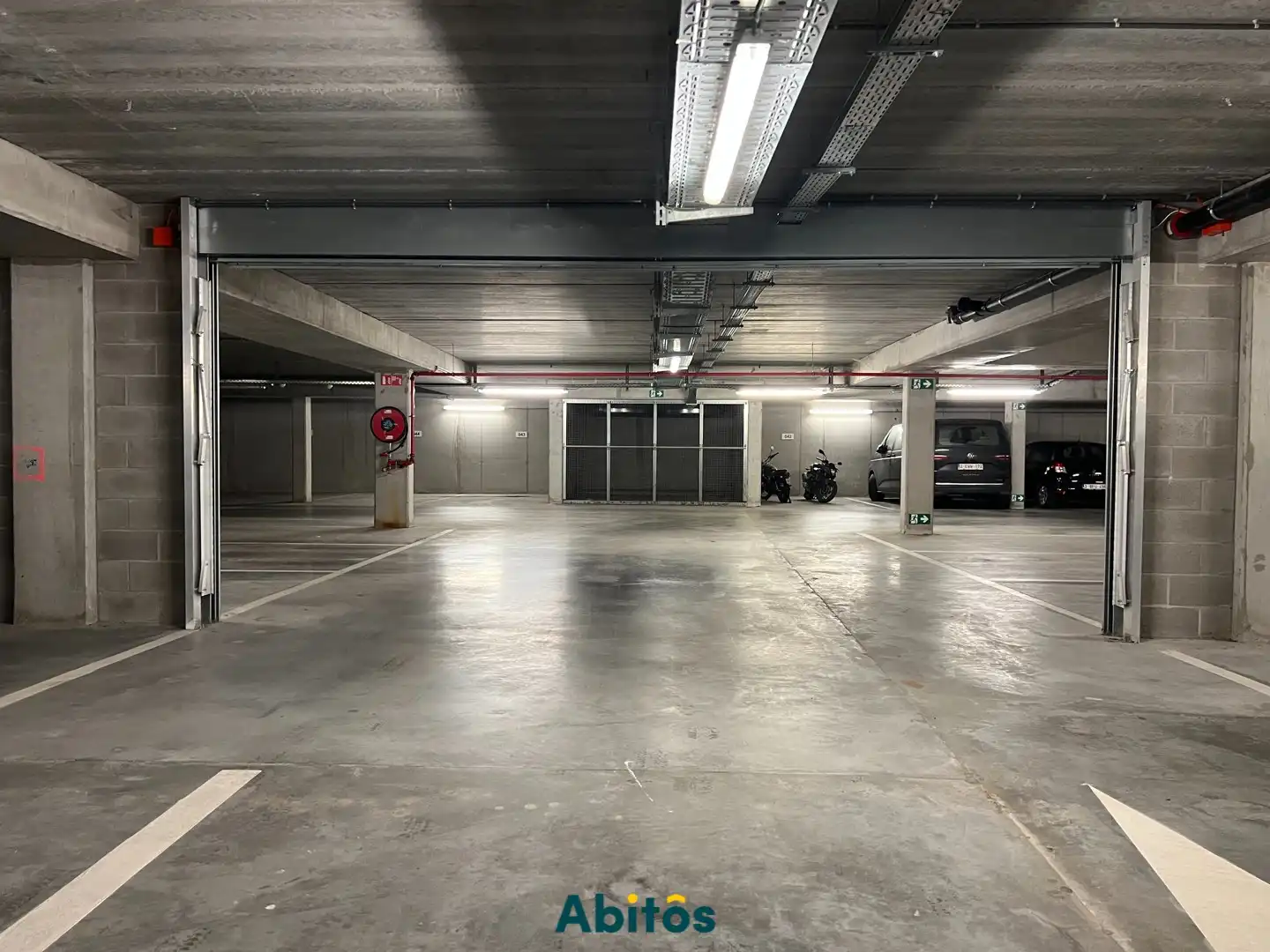 Ruime ondergrondse autostaanplaats in residentie Tribeca foto 3