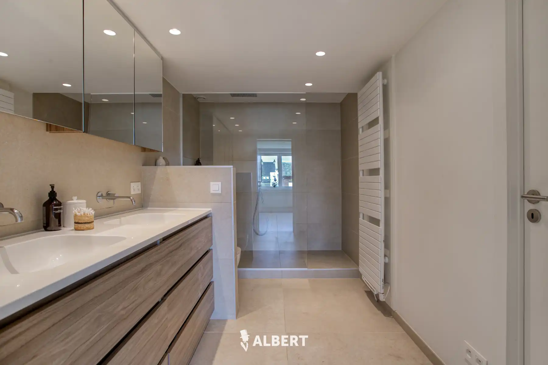 Luxueuze stadswoning met 3 slaapkamers op toplocatie foto 12
