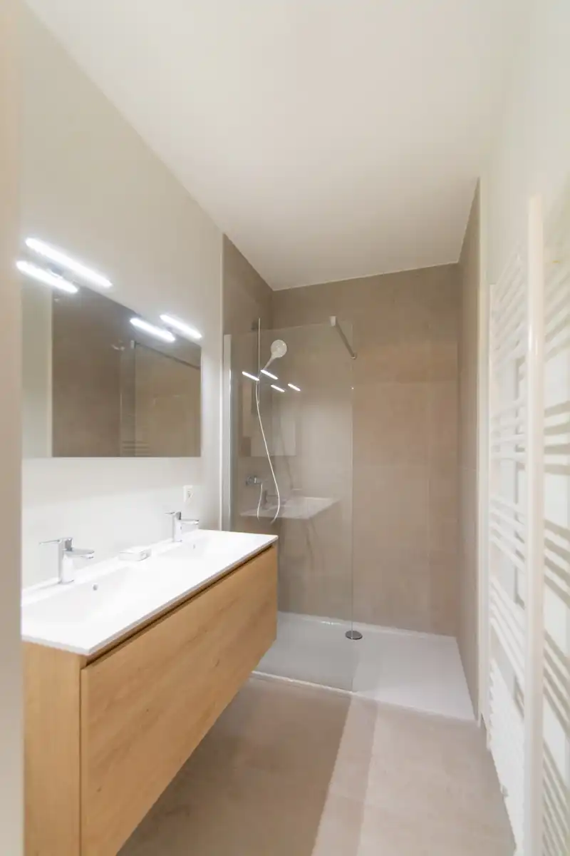 Prachtig instapklaar 2- kamer appartement met groot terras foto 12