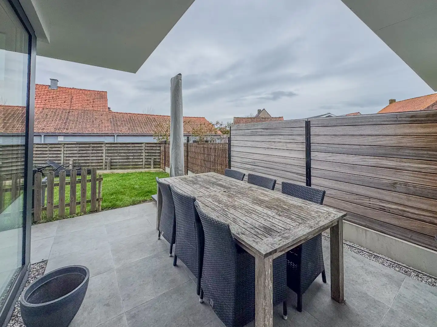 Nieuwbouwwoning met 3 ruime slaapkamers en tuin. foto 22