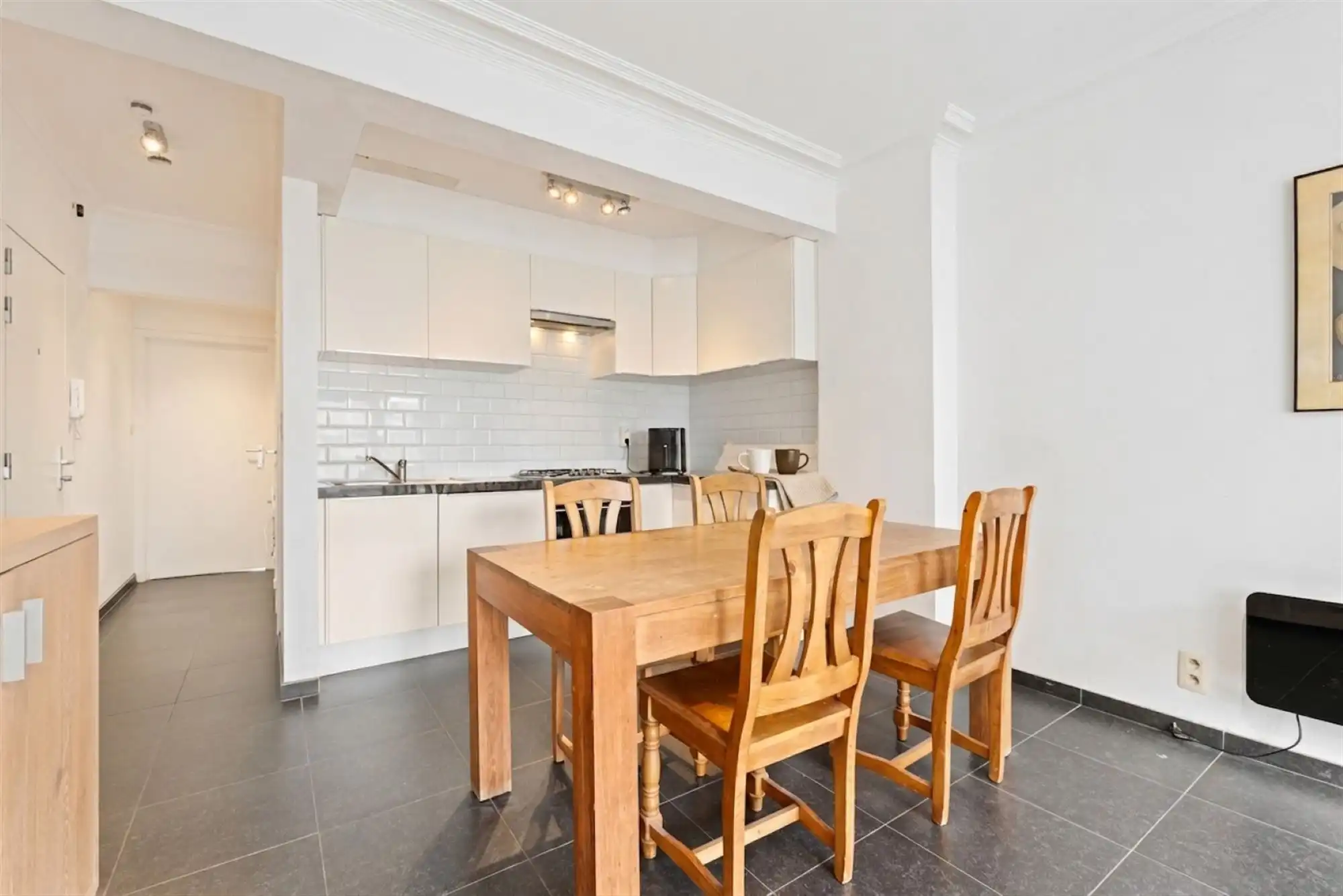 Instapklaar zonnig appartement in centrum en vlak aan de dijk! foto 5