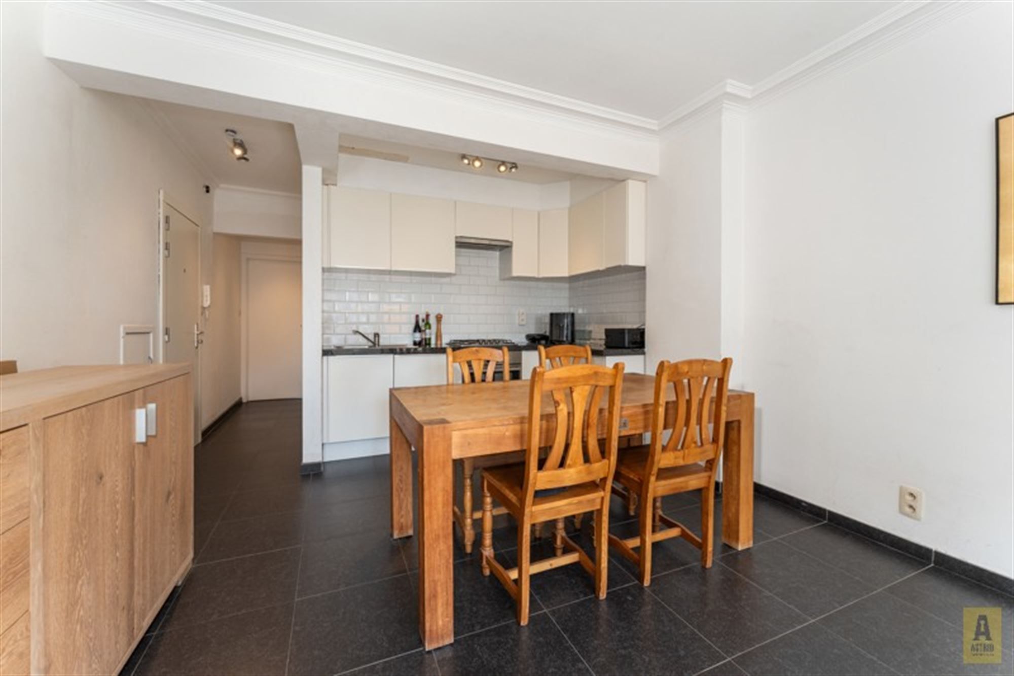 Instapklaar zonnig appartement in centrum en vlak aan de dijk! foto 5