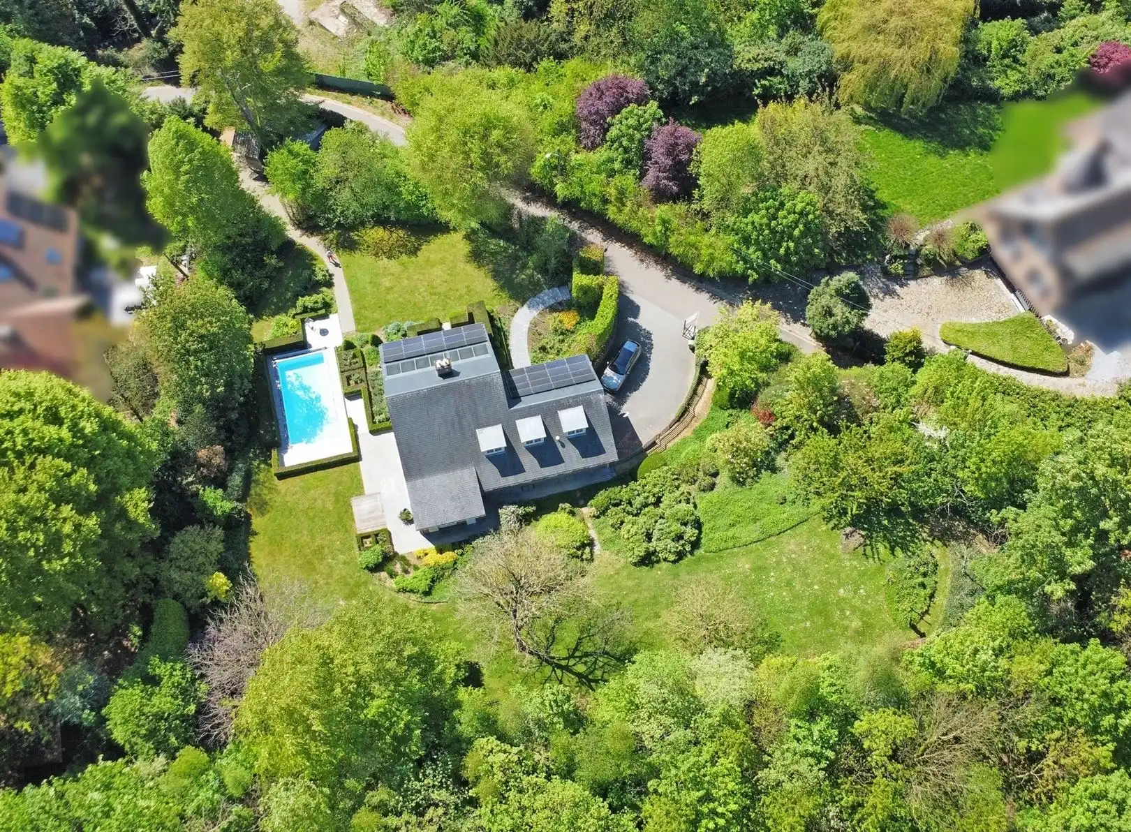 Tijdloze villa in het groen nabij de stad foto 2