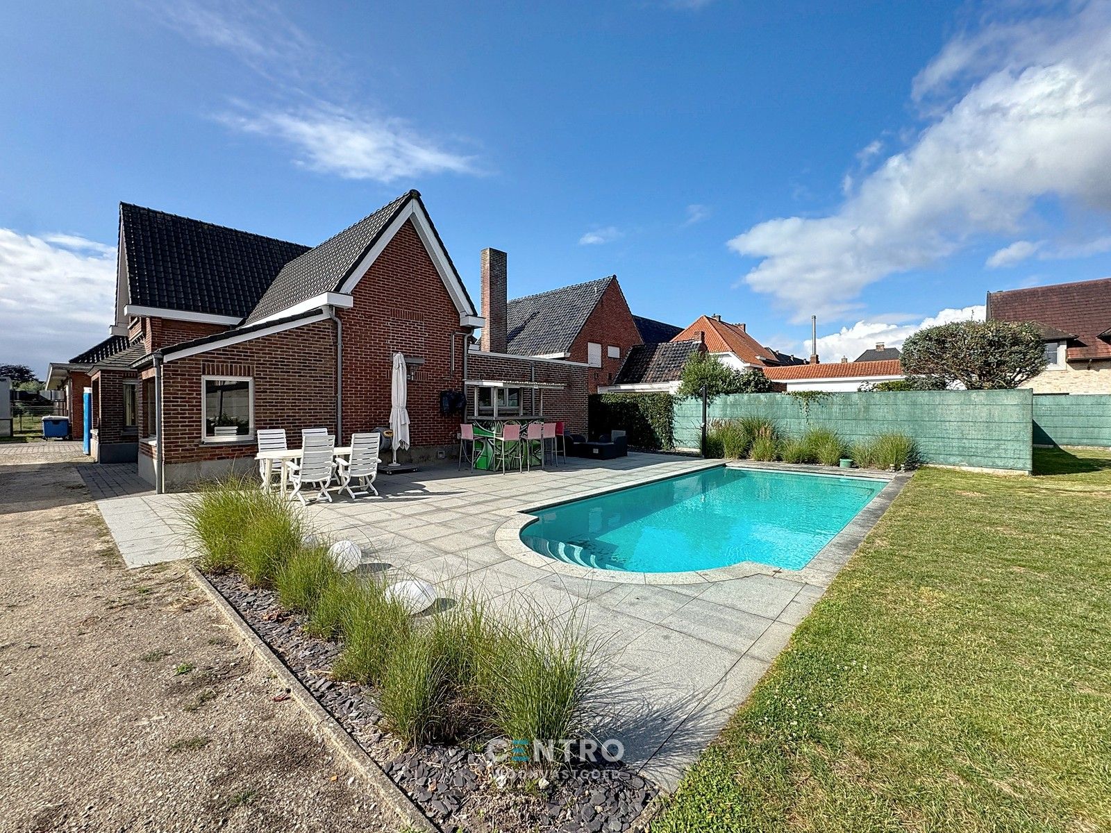 VILLA met ZWEMBAD, 4 slpks, garage én ZW-gerichte tuin! foto 2