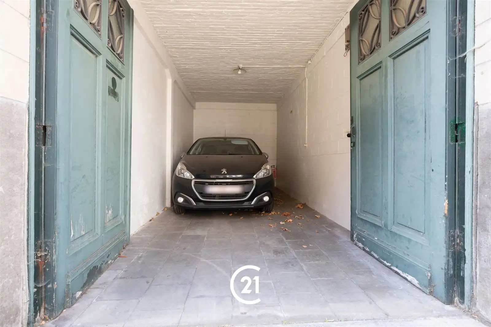Uniek karaktervol appartement met garagebox in Gent. foto 28