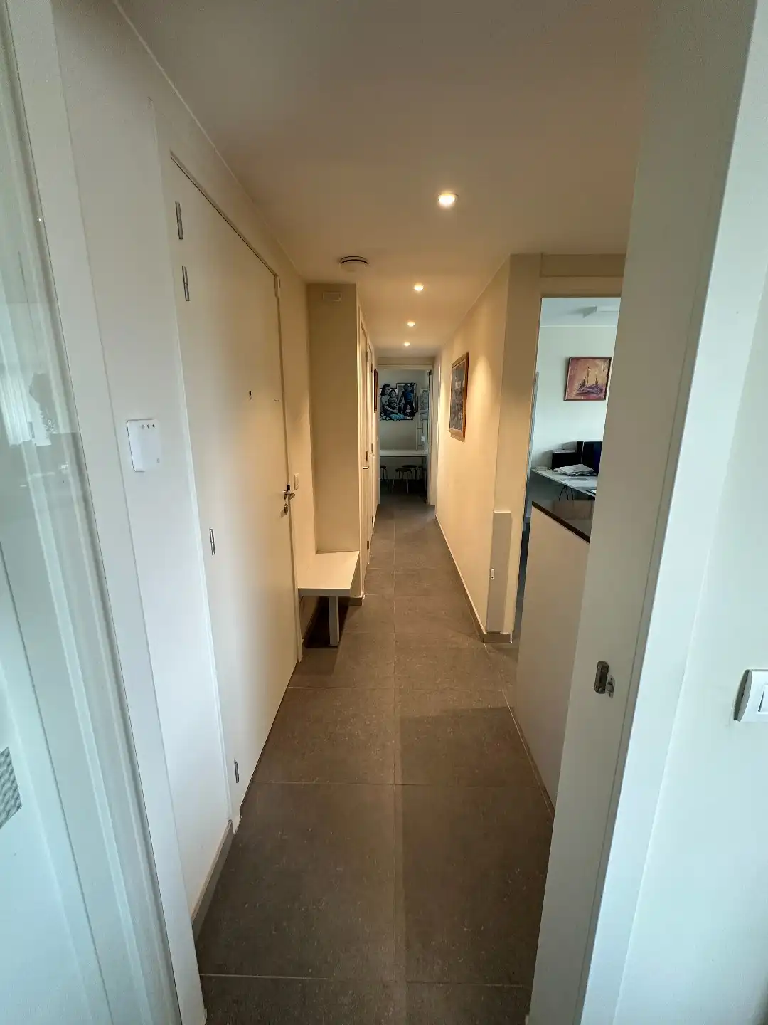 Instapklare kantoorruimte centrum Torhout, unieke kans! foto 11