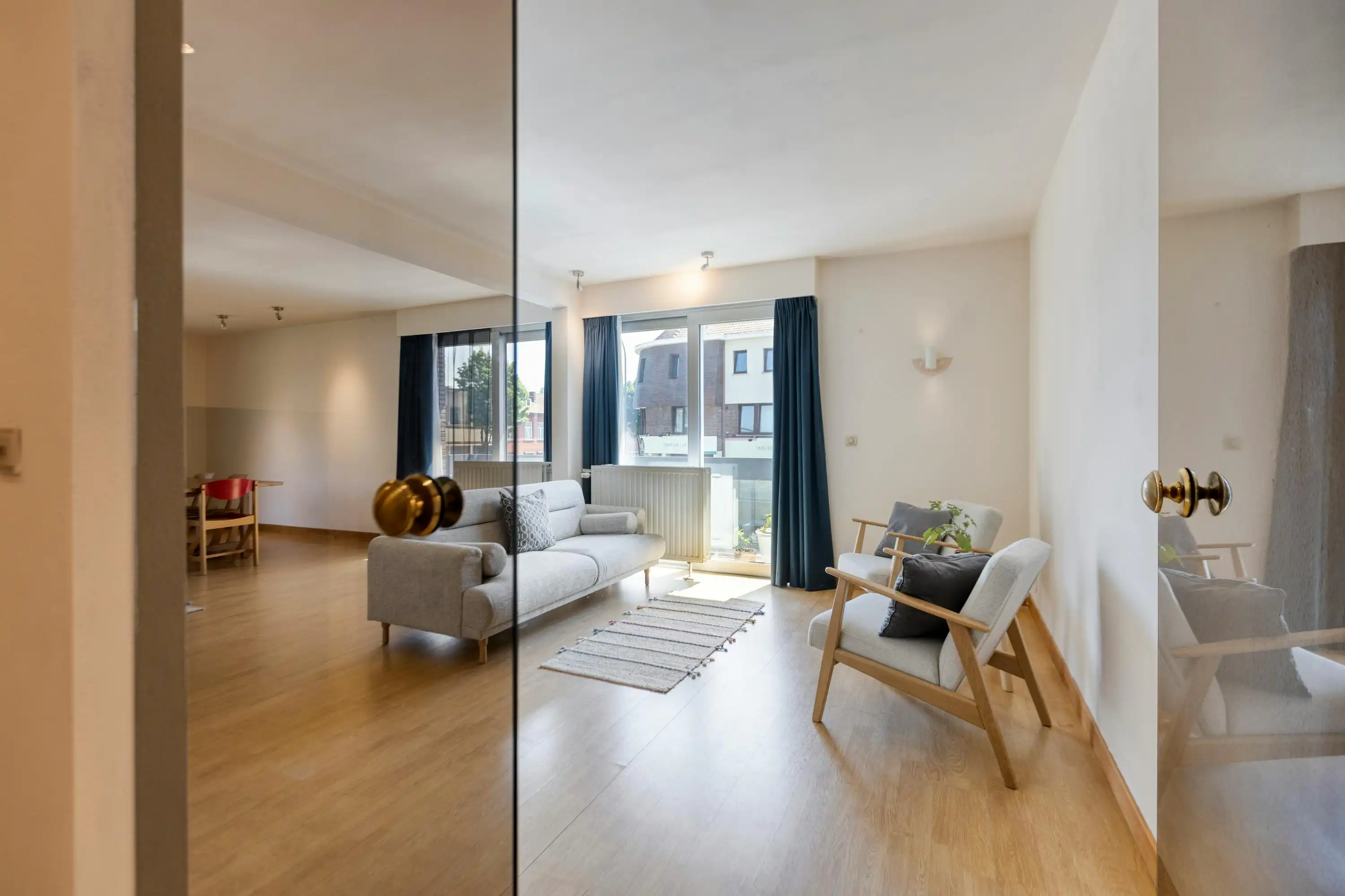 Opgeknapt hoekappartement (125m²) in Hasselt met 2 slaapkamers foto 3